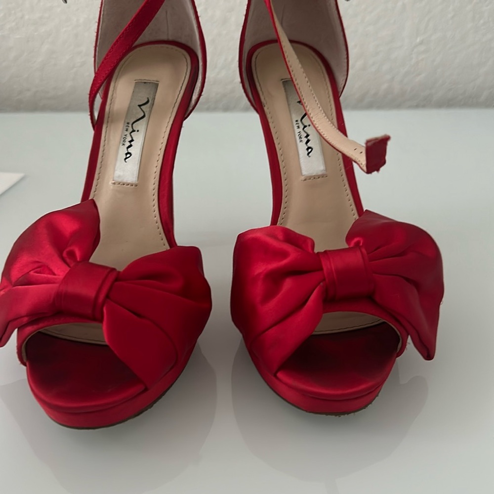 Nina New York Red platform heels